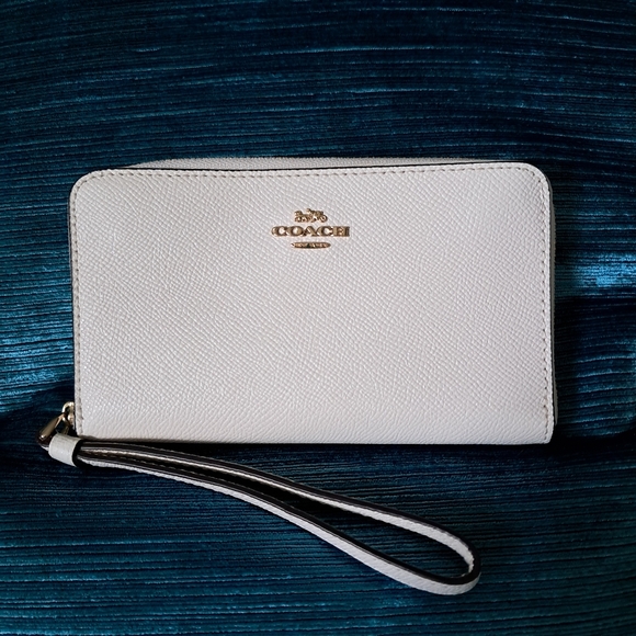 NWT Coach Gold Chalk Discontinued Leather Limited Edition Long Zip Around Wallet - Picture 2 of 13